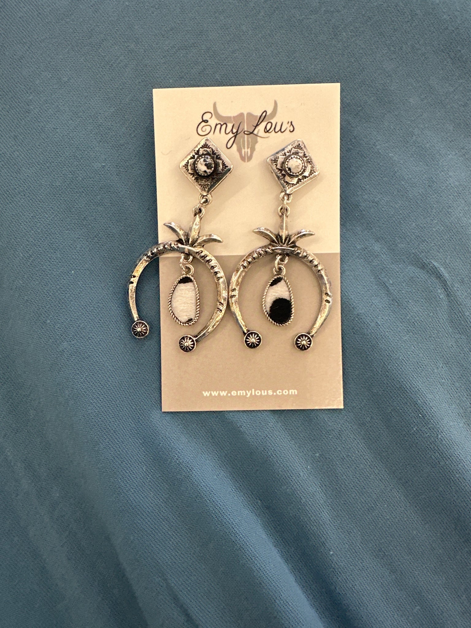 Howlite Catori Earrings