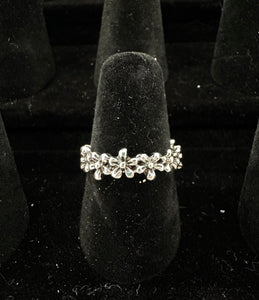 Daisy Chain Ring