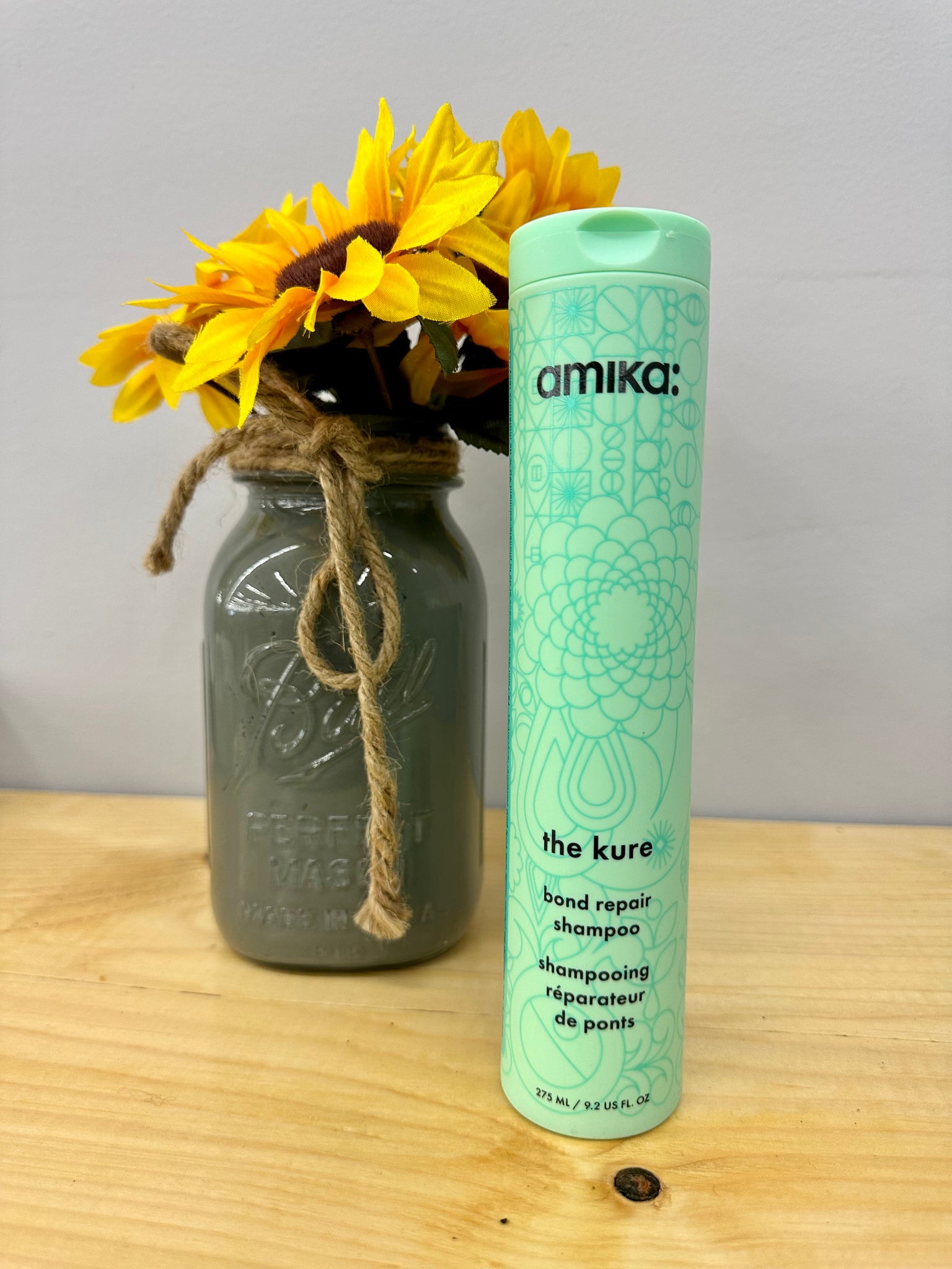 Amika The Kure Bond Repair Shampoo