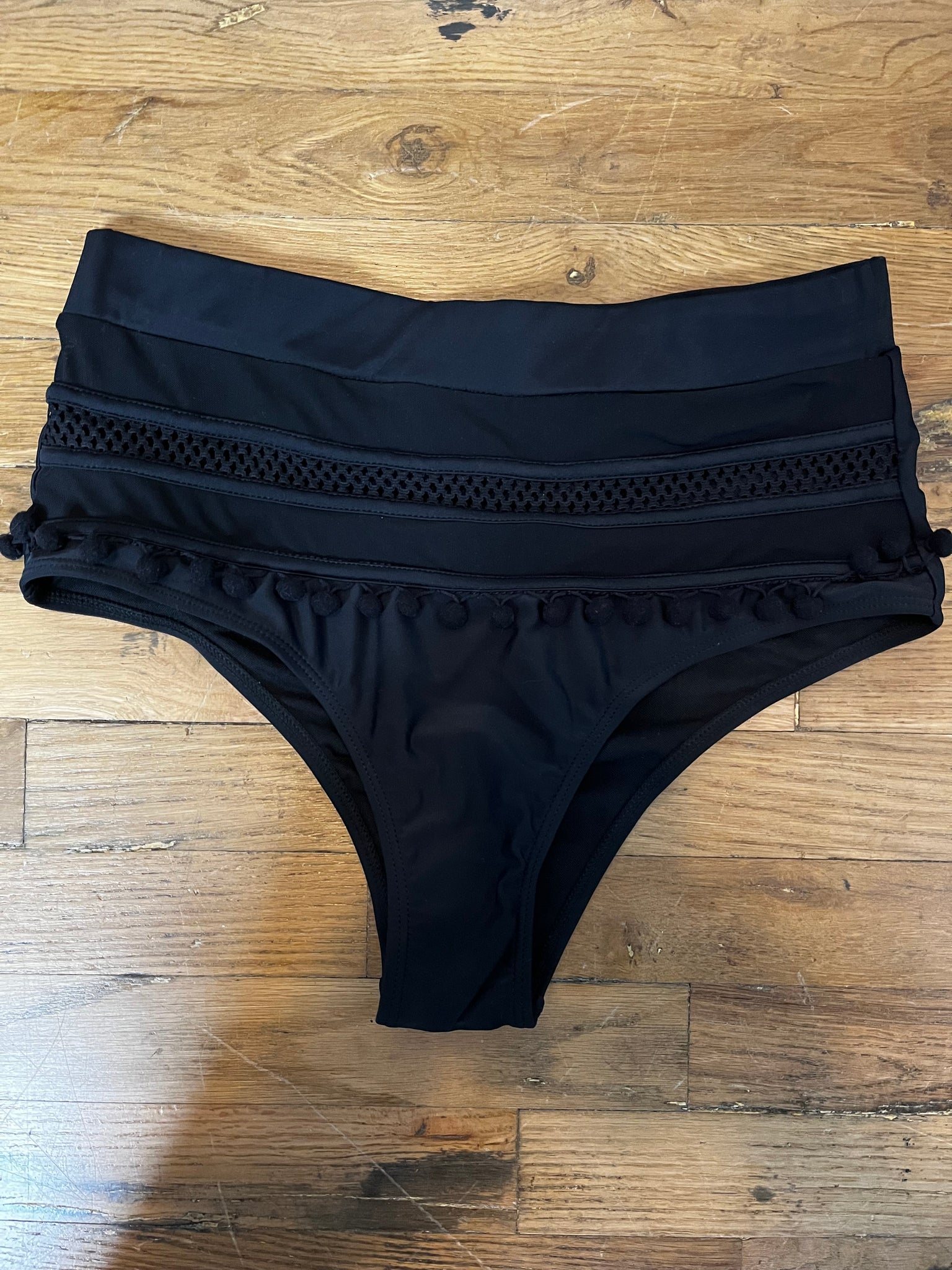 High Tide Multi Print High Waisted Twist Front Bikini Bottoms – Club L  London - USA