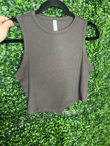 Ribbed Crop V-line hem tank