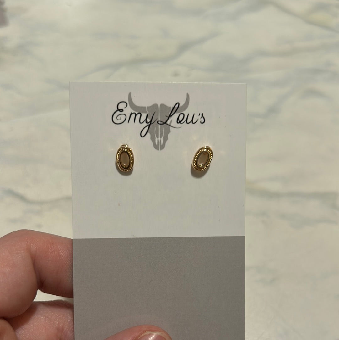Simply Southern Gold Oval Stud